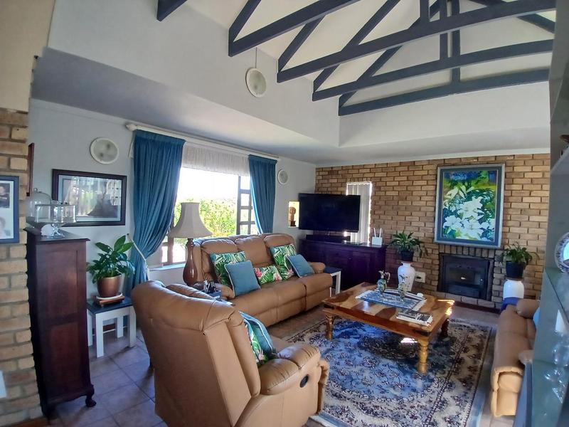 5 Bedroom Property for Sale in Stilbaai Wes Western Cape